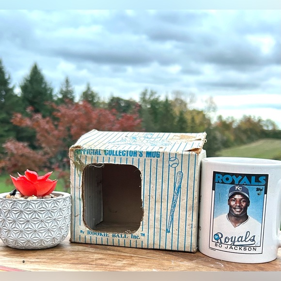 Topps Royals Bo Jackson Baseball Rookie Card Mug Numbered Limited Edition - Picture 1 of 13